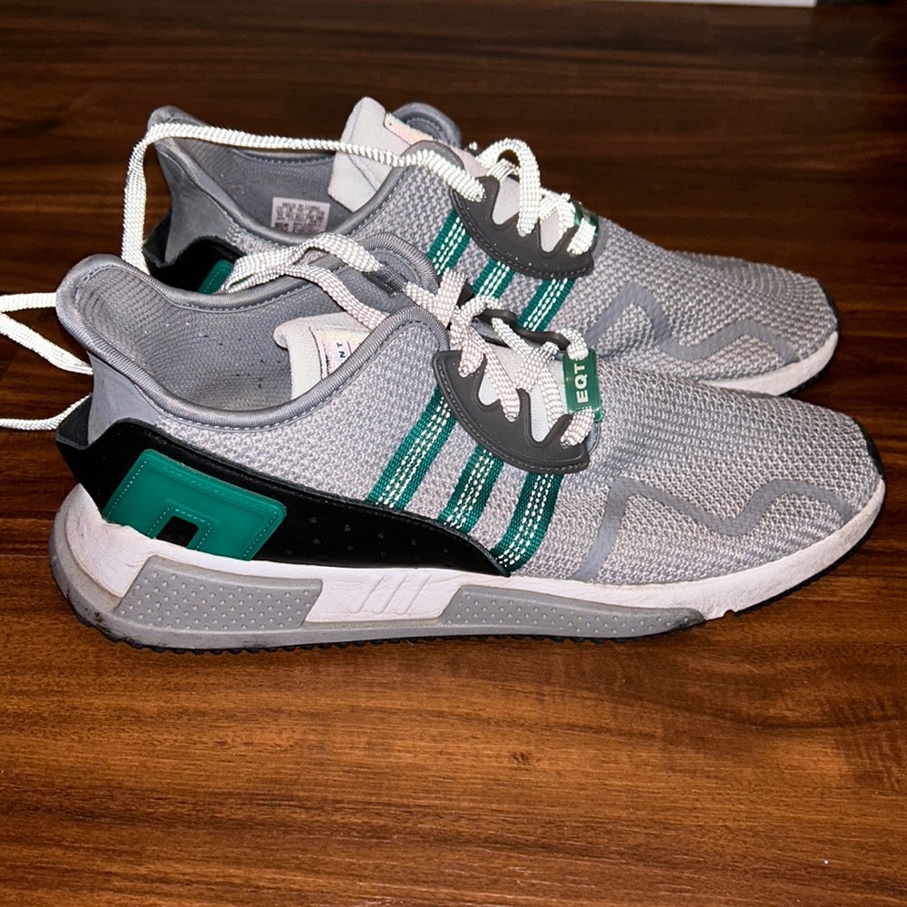 Men’s adidas tennis shoes